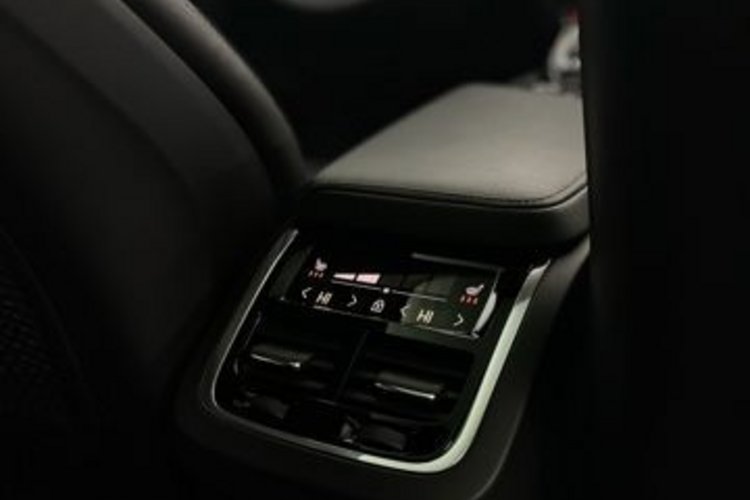 Volvo XC60 XC60 B5 D AWD Ultimate Dark POLESTAR PANO+LUFT+