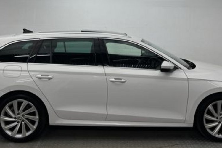 Skoda Octavia Octavia Combi 2.0 TDI Style PANO+AHK+STANDH+MEMO