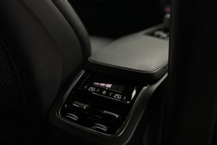 Volvo XC90 XC90 T8 INSCRIPTION RECH AWD 7SITZER+VOLL-LED+