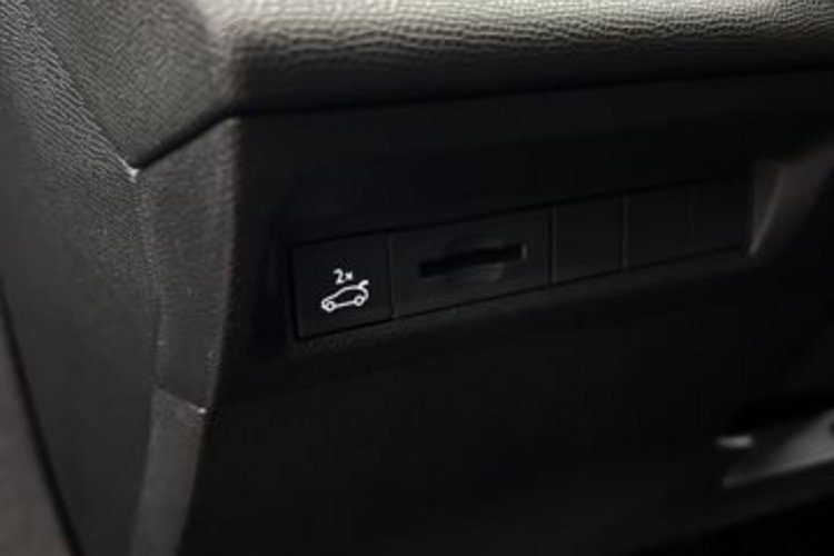 Peugeot 408 408 PureTech 130 EAT8 GT PANO+360+MEMO+FOCAL+ACC