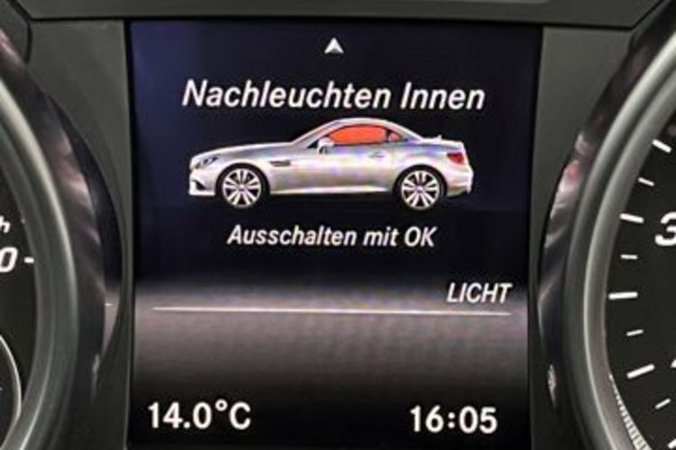 Mercedes-Benz SLC 300 SLC 300 AMG PANO+MEMO+H/K+CARPLAY+AIR-SCARF+