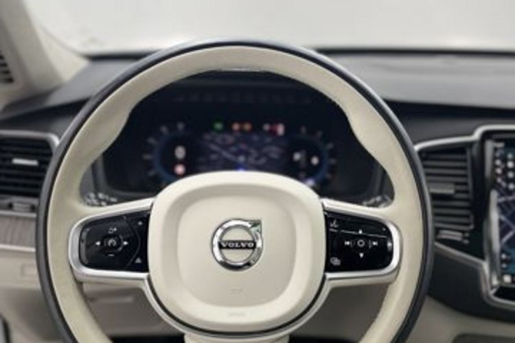 Volvo XC90 XC90 B5 AWD ULTIMATE BRIGHT 7SITZ+PANO+AHK+NUBUK