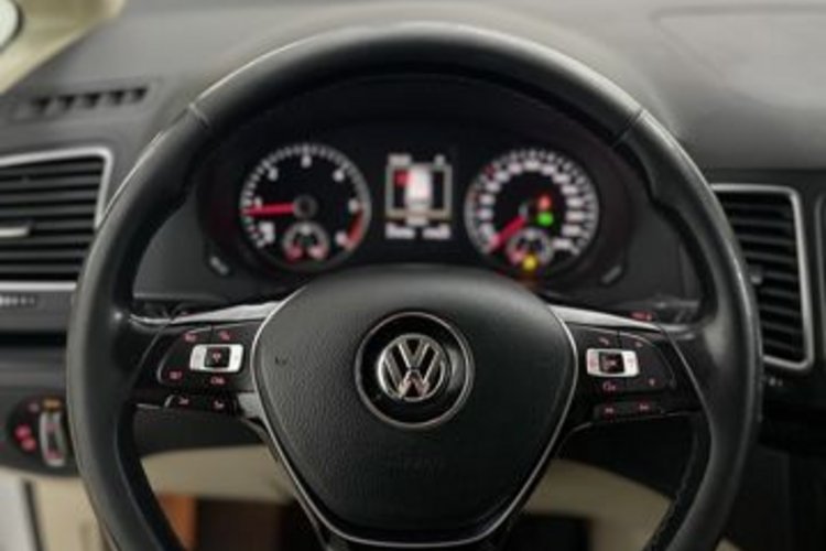 Volkswagen Sharan Sharan 2.0 TDI Highline 7SITZ+ACC+KAMERA+CARPLAY