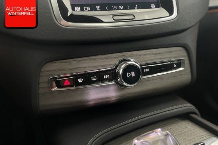 Volvo XC90 XC90 T8 PLUS DARK RECH AWD 7SITZ+PANO+AHK+STANDH
