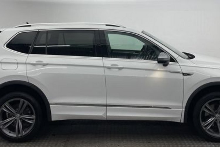 Volkswagen Tiguan Allspace Tiguan Allspace 2.0 TDI R-Line 7SITZ+KAMERA+ACC+