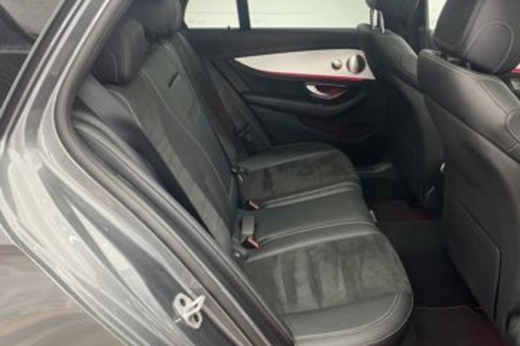 Mercedes-Benz E 300 E 300 de T 4M AMG NIGHT PANO+HUD+BURMESTER+DISTR