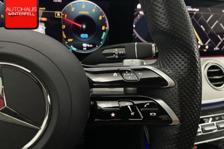 Mercedes-Benz E 300 E 300 de T 4M AMG NIGHT CARBON PANO+AHK+MEMO+