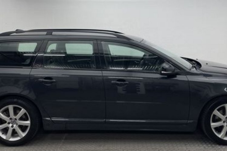 Volvo V70 V70 D4 LINJE SVART BI-XENON+PDC+NAVI+TEMPOMAT+
