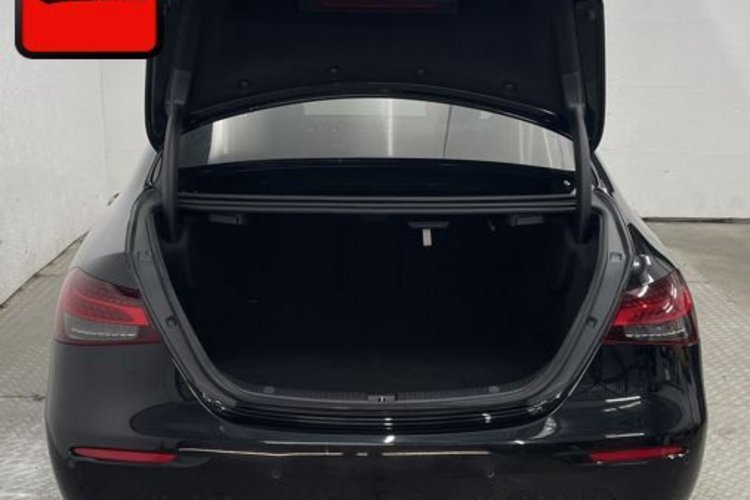 Mercedes-Benz E 220 E 220 d Avantgarde NIGHT ESD+KAMERA+AMBIENTE+LED