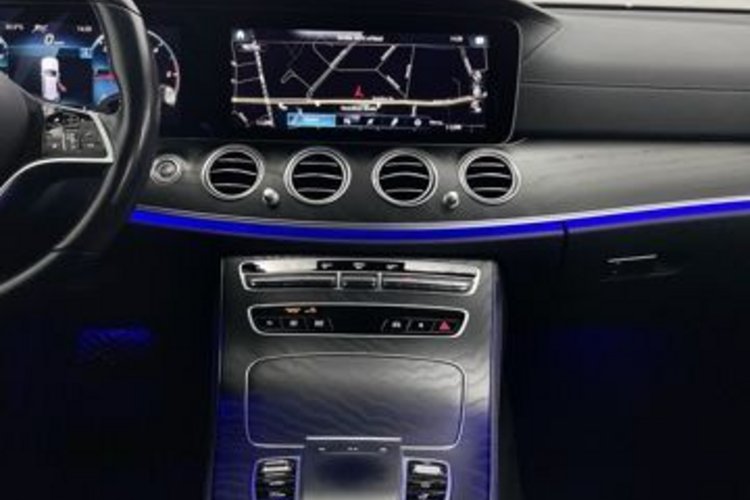 Mercedes-Benz E 400 E 400 d T 4M AVANTGARDE NIGHT AMG 19Z+LUFT+MEMO+