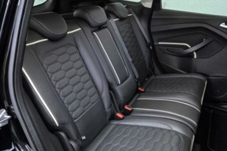 Ford Kuga Kuga 2.0 TDCi 4x4 Aut. Vignale PANO+AHK+KAMERA+