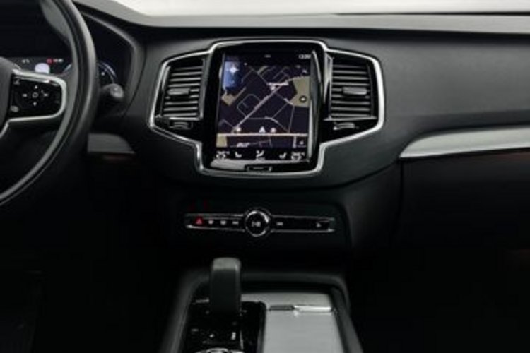 Volvo XC90 XC90 B5 AWD 7SITZ+PANO+AHK+360+HUD+H/K+STANDHZG+