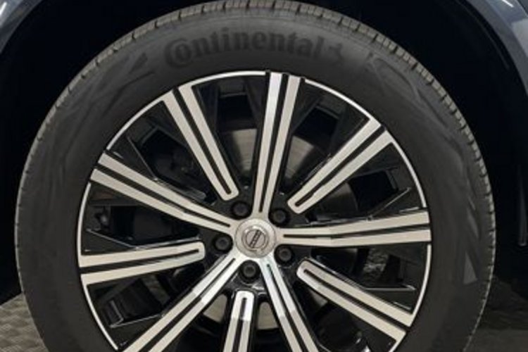 Volvo XC90 XC90 B5 INSCRIPTION AWD 7SITZ+AHK+STANDHZG+MEMO+