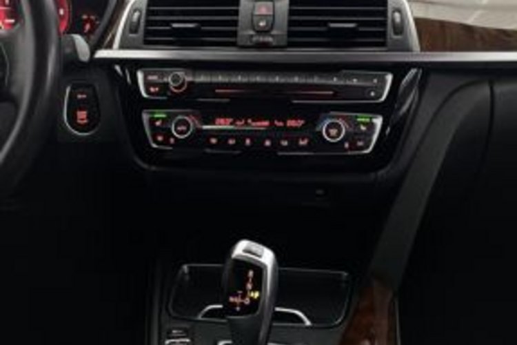 BMW 330 330 d Touring Luxury Line AHK+ADAP-LED+KAMERA+