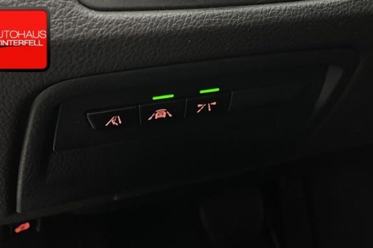 BMW 330 330 d Touring Luxury Line AHK+ADAP-LED+KAMERA+