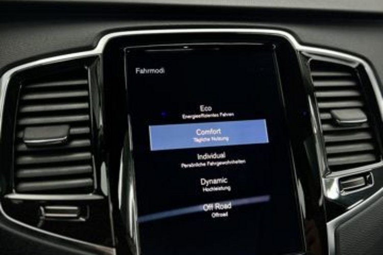 Volvo XC90 XC90 B5 AWD 7SITZ+PANO+AHK+360+HUD+H/K+STANDHZG+