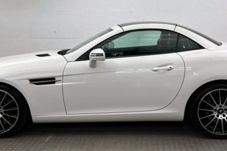 Mercedes-Benz SLC 300 SLC 300 AMG PANO+MEMO+H/K+CARPLAY+AIR-SCARF+