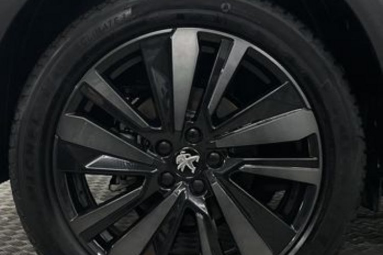 Peugeot 5008 5008 Hybrid 136 e-DSC GT BLACK TONE 7SITZ+PANO+