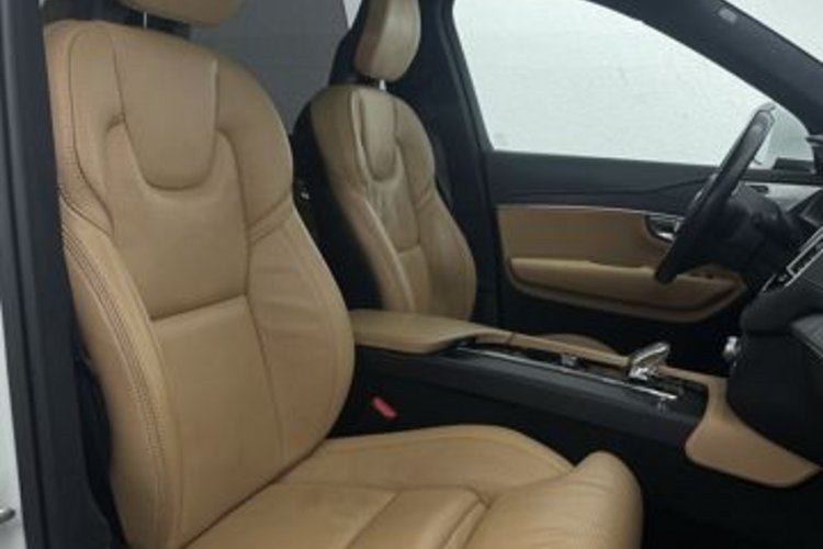 Volvo XC90 XC90 T8 INSCRIPTION RECH AWD 7SITZ+PANO+B&amp;W+AHK+