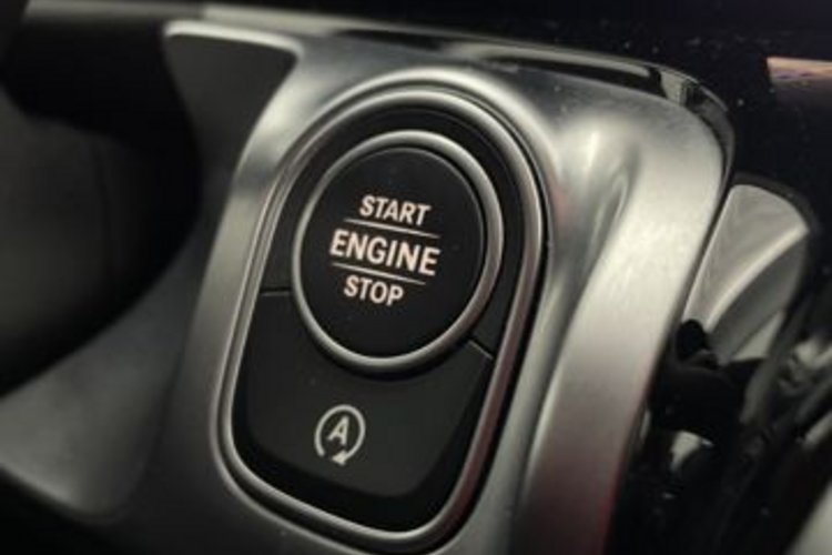 Mercedes-Benz GLB 200 GLB 200 d AMG LINE 7SITZ+PANO+DIGITAL+KAMERA+LED