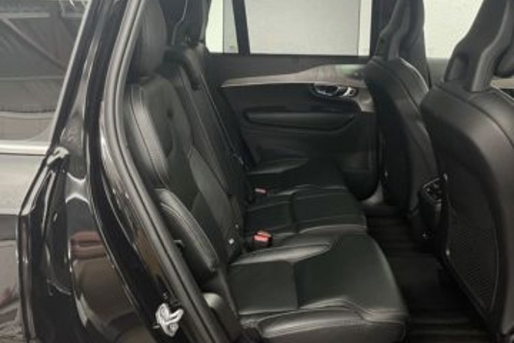 Volvo XC90 XC90 B5 D INSCRIPTION AWD 7SITZ+PANO+LUFT+AHK+