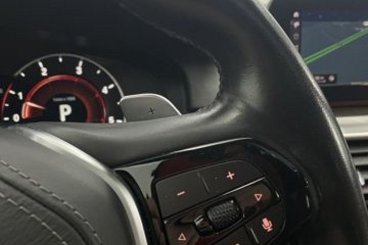 BMW 520 520 d xDrive Sport Line PANO+AHK+STANDHEIZUNG+