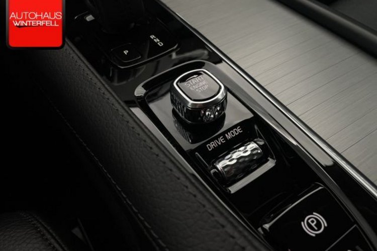 Volvo XC90 XC90 T8 AWD RECH RDesign 7SITZ+AHK+KEYLESS+H/K+