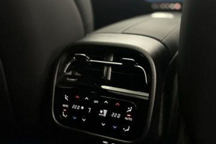 Mercedes-Benz E 300 E 300 e T AMG LINE PREMIUM PLUS PANO+SUPER+HUD+