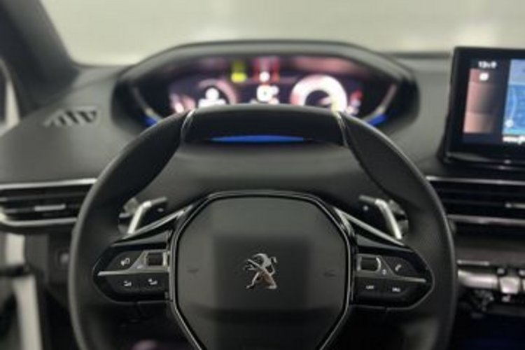 Peugeot 5008 5008 Hybrid 136 e-DSC GT BLACK TONE 7SITZ+PANO+