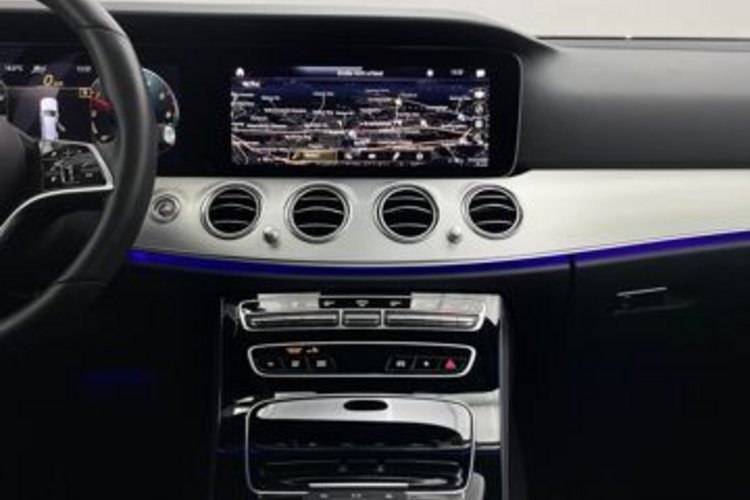 Mercedes-Benz E 300 E 300 de T 4M Avantgarde NIGHT PANO+BURMES+DISTR