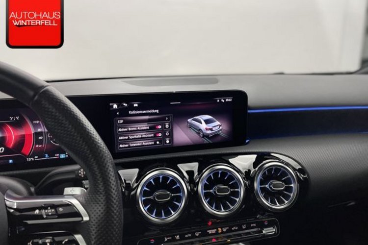 Mercedes-Benz A 200 A 200 d Limousine AMG NIGHT PANO+MEMO+KEYLESS+