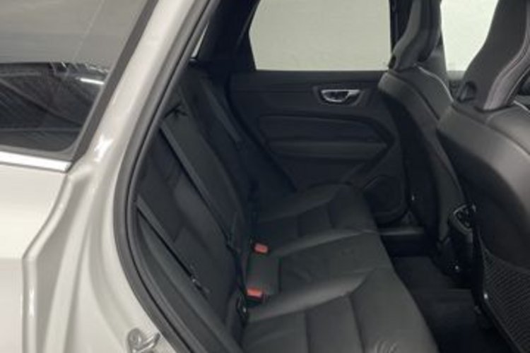 Volvo XC60 XC60 B4 D AWD PRO PANO+AHK+H&amp;K+VOLL-LED+KAMERA+