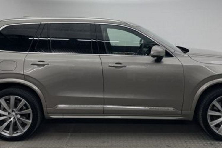 Volvo XC90 XC90 T8 PLUS BRIGHT RECH AWD 7SITZ+PANO+AHK+B&amp;W+