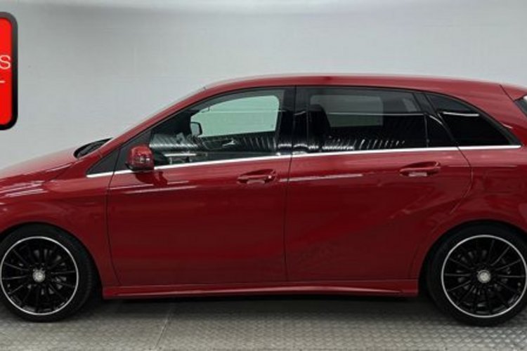 Mercedes-Benz B 180 B 180 AMG LINE LED+PDC+TOTWINKEL+NAVIGATION+