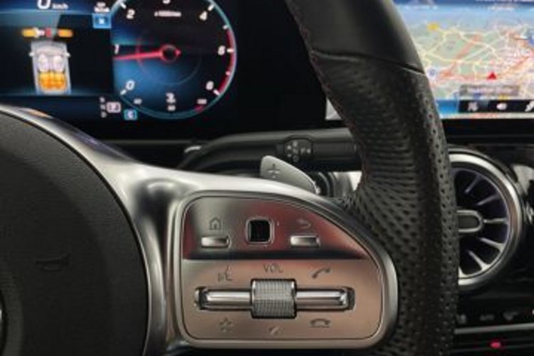 Mercedes-Benz GLB 220 GLB 220 d 4M AMG NIGHT CARBON STANDHZG+KEYLESS+