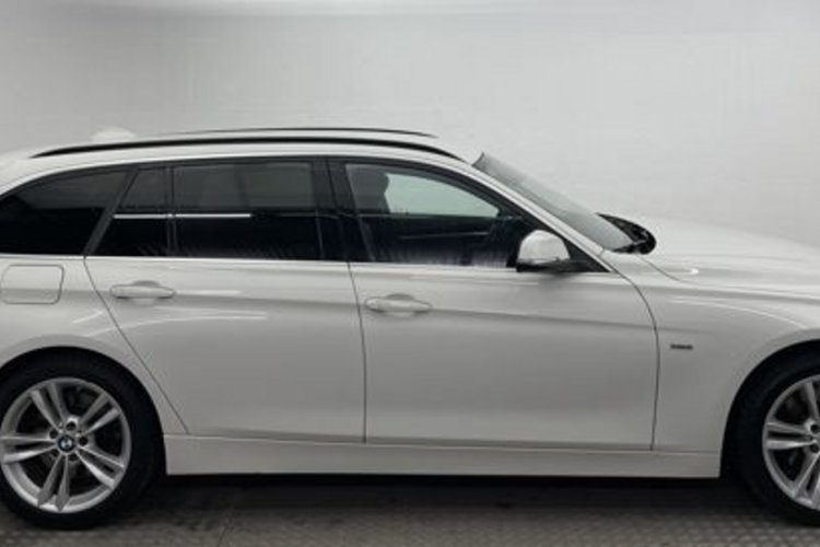 BMW 330 330 d Touring Luxury Line AHK+ADAP-LED+KAMERA+