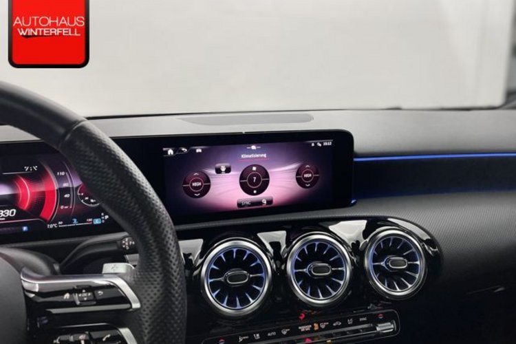 Mercedes-Benz A 200 A 200 d Limousine AMG NIGHT PANO+MEMO+KEYLESS+