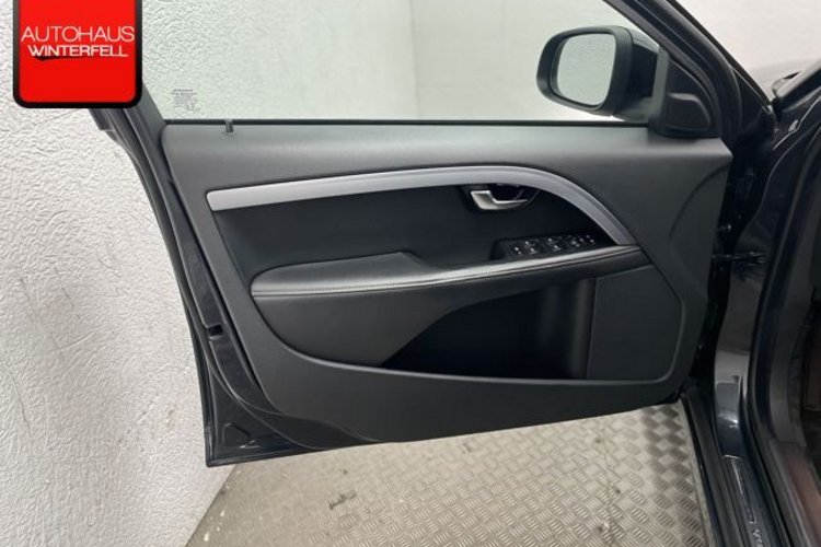 Volvo V70 V70 D4 LINJE SVART BI-XENON+PDC+NAVI+TEMPOMAT+