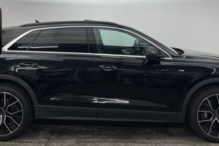 Audi Q8 Q8 55 TFSI qu S line PANO+AHK+STANDHZG+AIR-SPORT