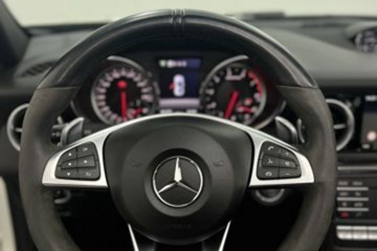 Mercedes-Benz SLC 43 AMG SLC 43 AMG PERFOR CARBON KAMERA+MEMO+KEYLESS