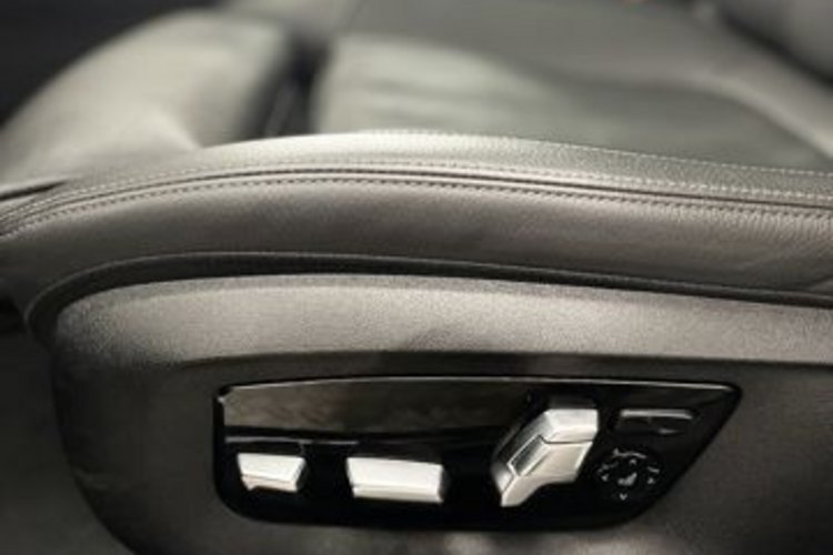 BMW 530 530d xDrive Touring Luxury Line PANO+AHK+360+HUD