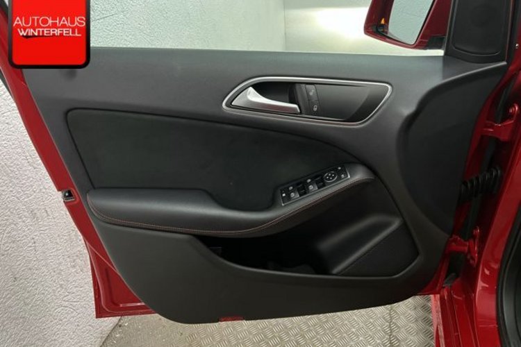 Mercedes-Benz B 180 B 180 AMG LINE LED+PDC+TOTWINKEL+NAVIGATION+