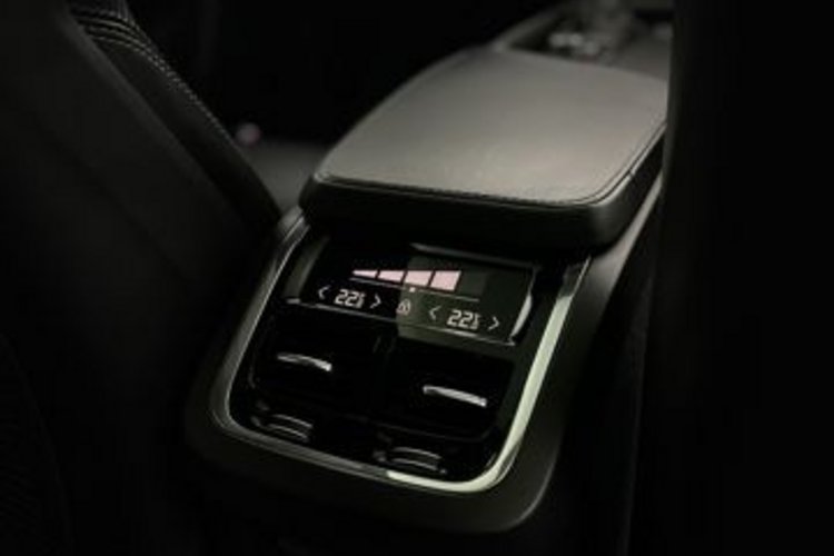 Volvo V90 V90 T5 R-DESIGN CARBON PANO+AHK+LUFT+HUD+360+LED