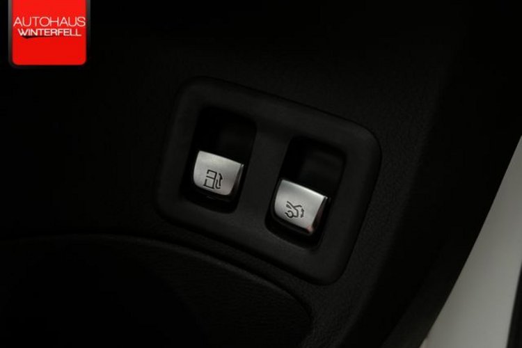 Mercedes-Benz C 300 C 300 e AMG NIGHT PANO+AIRMATIC+KEYLESS+KAMERA+