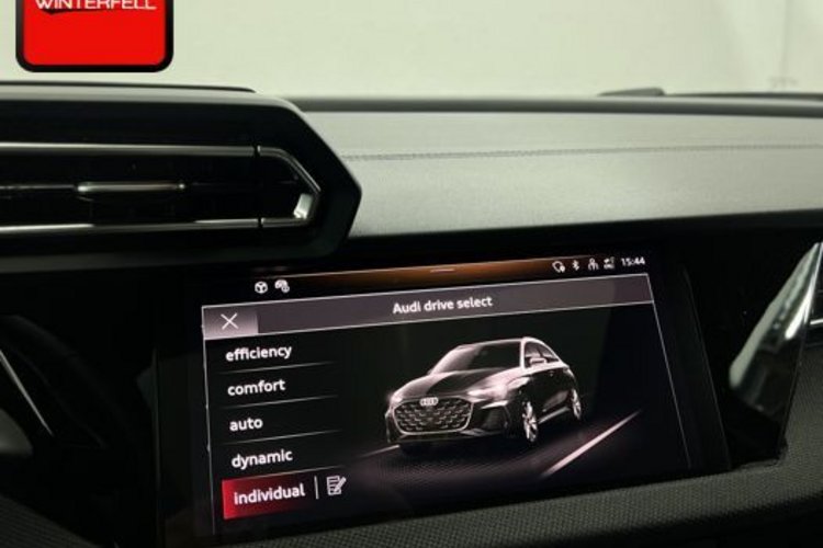 Audi S3 S3 Sportback 2.0 TFSI qu PANO+AKRAPOVIC+MATRIX+