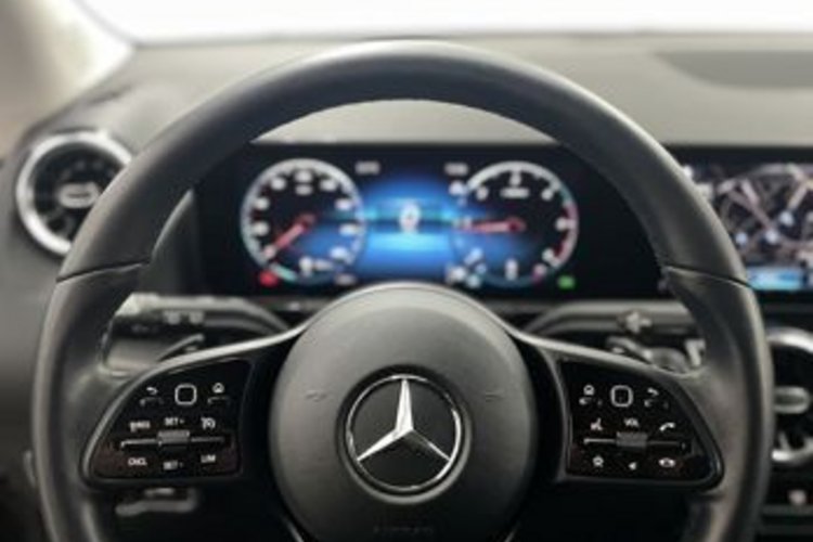 Mercedes-Benz GLA 180 GLA 180 d STYLE LED+KAMERA+MBUX+AUGMENTED+DAB+