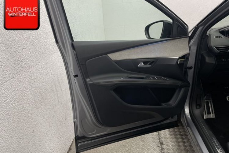 Peugeot 3008 3008 PureTech 130 EAT8 GT BLACK PANO+360+ACC+LED