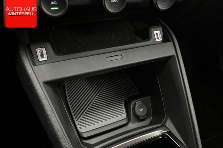 Citroën ë-C4 X ë-C4 X 136 MAX KAMERA+HUD+ACC+CARPLAY+WÄRMEPUMPE