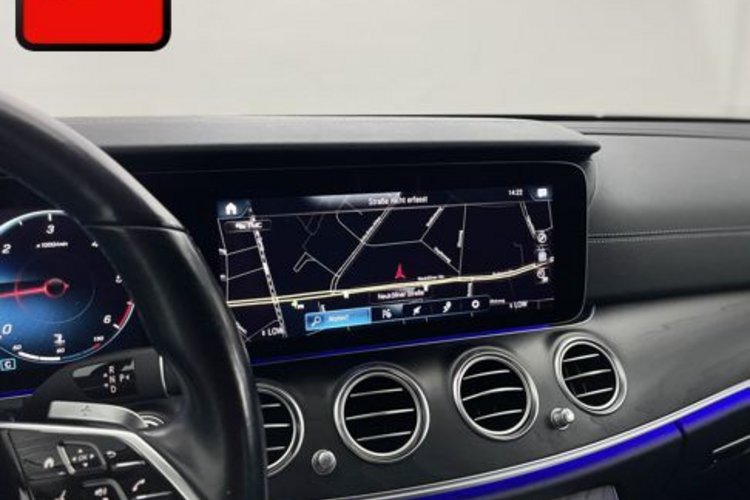 Mercedes-Benz E 400 E 400 d T 4M AVANTGARDE NIGHT AMG 19Z+LUFT+MEMO+