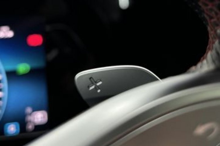 Mercedes-Benz GLA 200 GLA 200 d AMG CARBON PANO+AHK+KAMERA+LED+CARPLAY